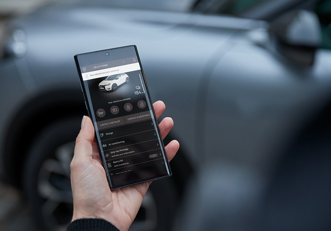 LOCK AND UNLOCK YOUR VEHICLE'S DOORS LOCK AND UNLOCK YOUR VEHICLE'S DOORS